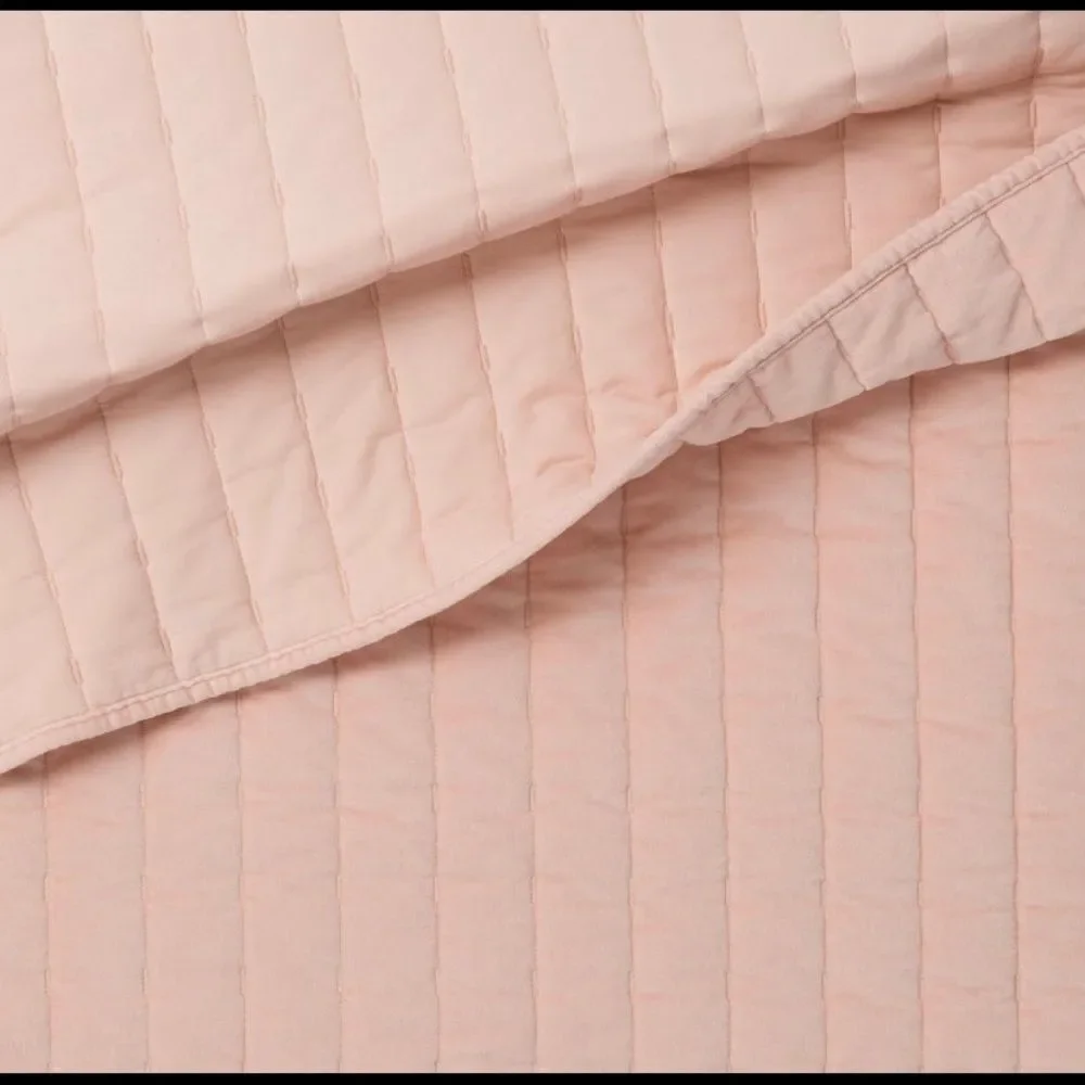 ‎Project 62 garment washed channel stitch quilt